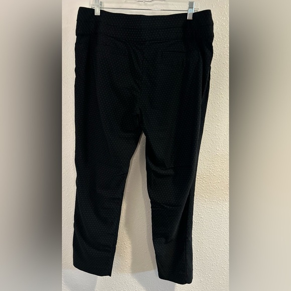 Maurices Black Polka Dot Pattern Cropped Pants Size Large Regular - Picture 3 of 6